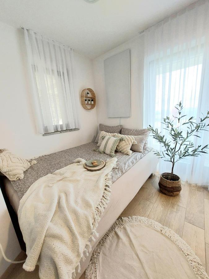 Vineyard Cottage Lan Na Hribu Semic Zewnętrze zdjęcie
